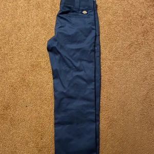 Dickies byxor  - Dickies byxor!  Storlek: 30/32  Pris: 300kr Skick: väldigt bra
