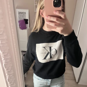 Calvin Klein tröja  - Fin Calvin Klein tröja. Fint skick, i storlek XS💕