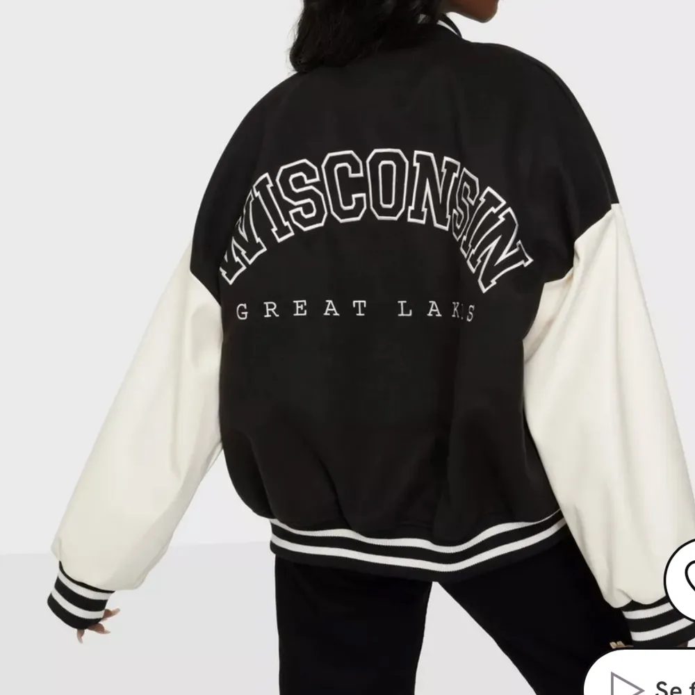 Varsity jacka från Nelly (märke Missguided). ALDRIG KOMMIT TILL ANVÄNDNING, SOM NY! Köpt för 629 kr förra året. Jackor.