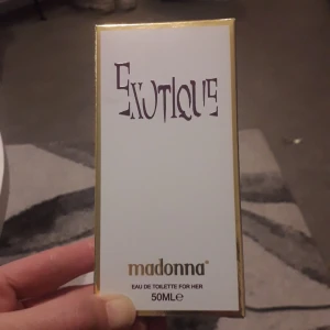 Exotique Madonna - Eau de Toilette 50 ML Öppnad,enbart testad o var inte min lukt.