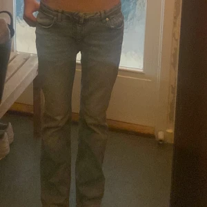 Bootcut jeans men sitter lite tight p mig för dom är för små - Bootcut jeans 