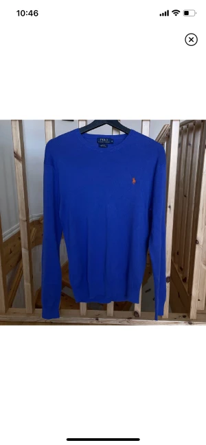 Ralph Lauren tröja blå - Tja! Säljer nu denna tröja från Ralph Lauren i blå färg. Skick:9,5/10 iprincip som ny. Storlek: M, passar även S. Nypris: 1400kr.  (Fri frakt i min profil) Kontakta mig för fler bilder eller info!