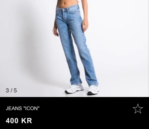 Low waist jeans  - Jätte fina jeans som köptes för nån månad sen, super fint skick men skulle säga att dom är lite stora i modellen.  Säljes pga. fel storlek💘  Fråga vad som helst:)