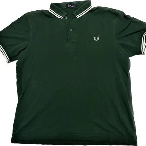 Fred Perry Piké storlek L - Fred Perry Piké storlek Large. Bra skick