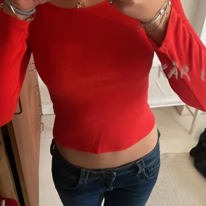 Söt tröja - Jättegullig röd långärmad tröja med hjärtan💕inga defekter är som nyskick 