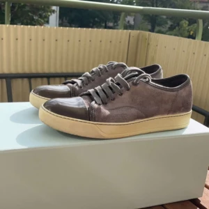 Lanvins storlek 41-42 - Riktigt feta gråa lanvins nu till salu, passar varje outfit! Skriv i dm ifall du är intresserad, pris ej hugget i sten