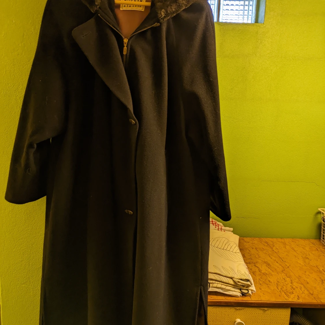 Lång svart kappa - 90