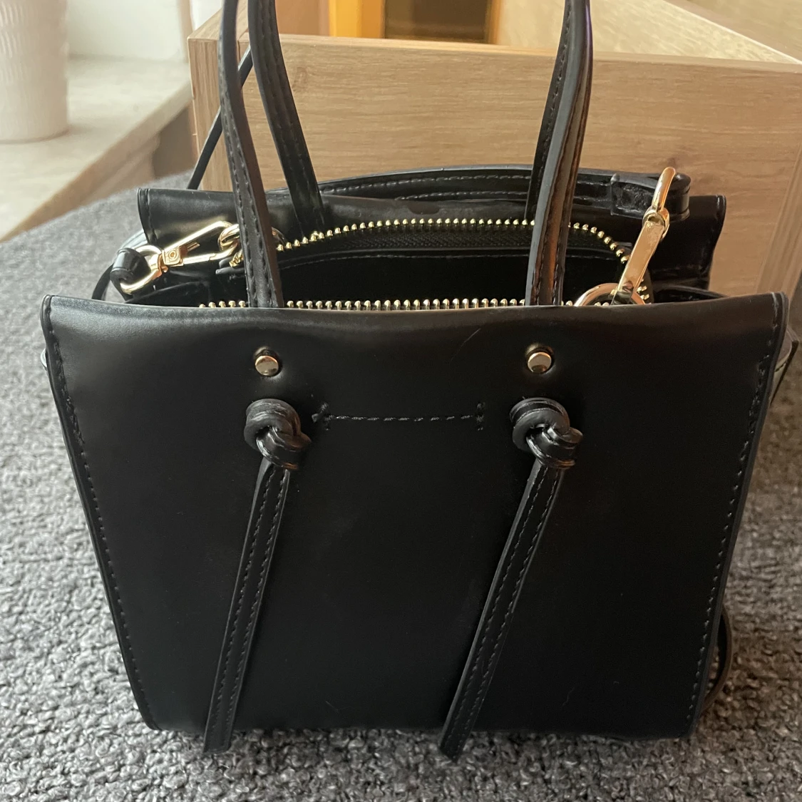 MINICITYVÄSKA MED KNUTAR FRÅN ZARA - 91