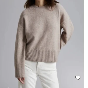 Other stories  - Har denna stickad tröja i både svart och beige. Bra skick! Pris kan diskuteras! Kan fås billigare i köp av både 