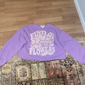 Lila tröja - Lila tröja alldrig använt fick i prisent