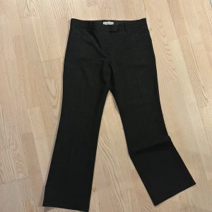 Kostym byxor  - Kostymbyxor från Gap Bootcut och lågmidhade  Storlek 8R  Köpare står för frakt 