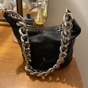 Väska  - Väska köpt på Asos. Använd ett fåtal gånger. 