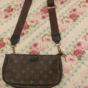 Väska - Har tappat bort dom andra delarna, pris kan diskuteras 