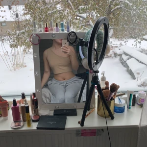 Beige osymmetrisk topp - Stilren topp som har blivit för stor för mig🤍 