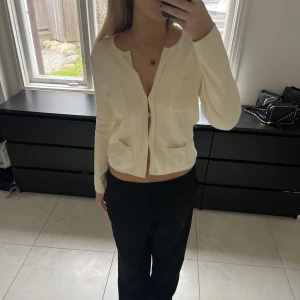 Kofta - Så snygg och söt kofta från Filippa K. Inga defekter eller skador❤️