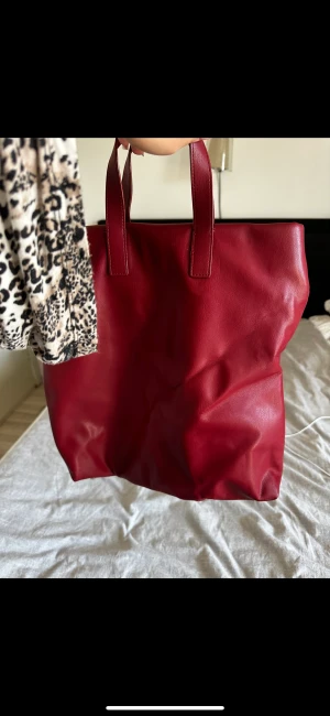 Väska - Helt ny DKNY väska 