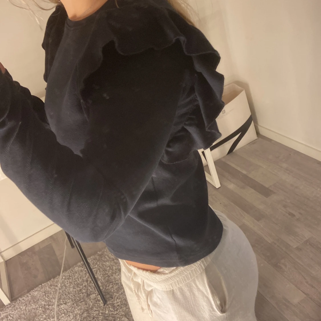 Tröja med volang  - 90