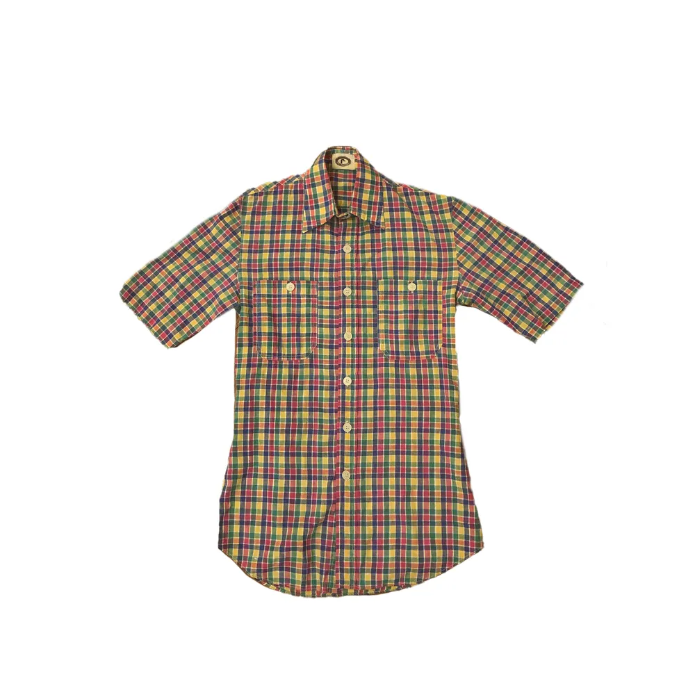 Rutig färgglad skjorta från 70-talet💋 bra skick💯pris kan diskuteras ❤️. Skjortor.