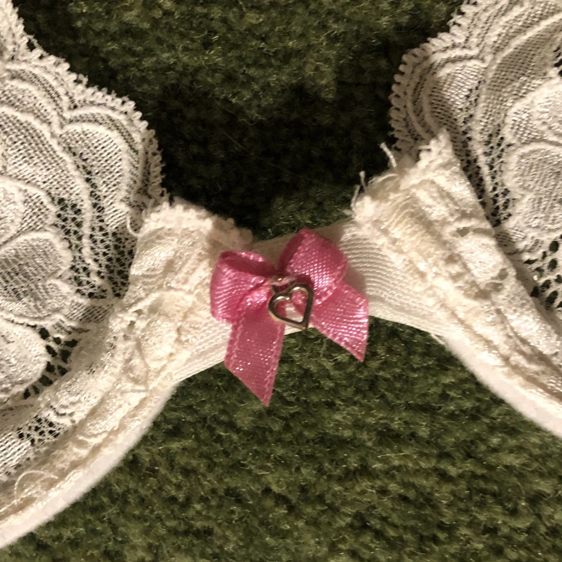 Vit spets bh med rosett detalj - 90