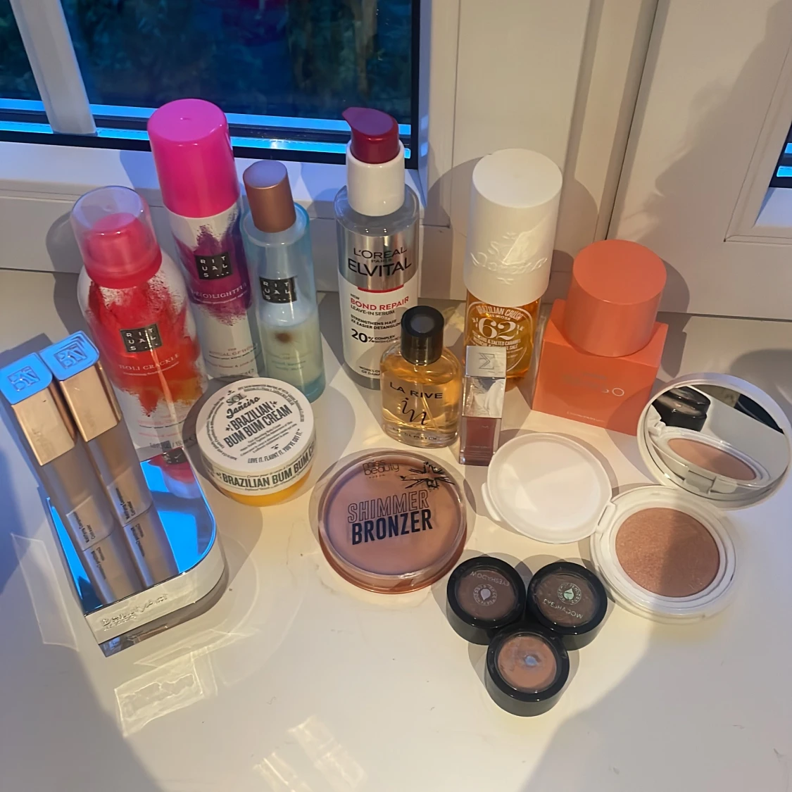 Smink, perfym, hårvård, kroppsvård  - 90