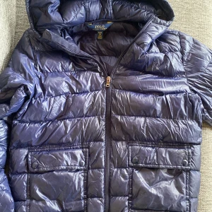 Ralp lauren jacka - Ralp lauren jacka, grymt skick och perfekt för vintern, i Storlek XL barn.