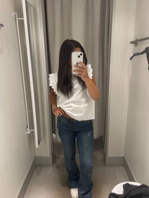 Vit blus - Snygg vit blys aldrig använd❤️