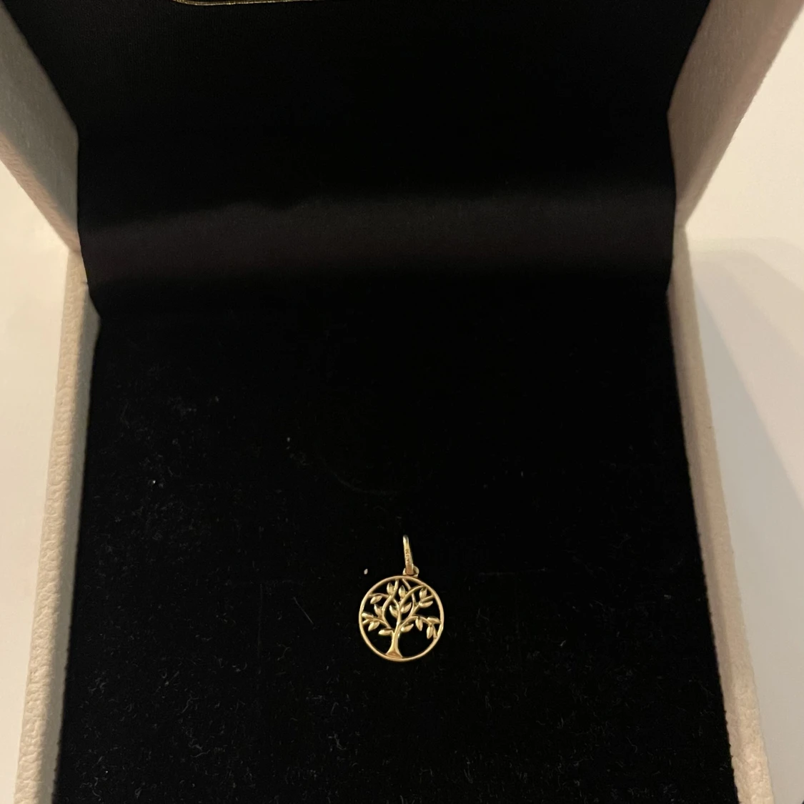 Hängsmycke 18K guld