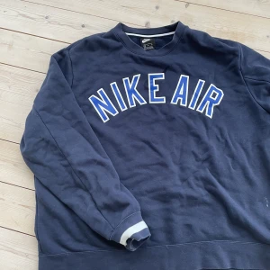 Nike air hoodie - Nike tröja köpt second hand strl M/L ganska oversized. 70kr +frakt