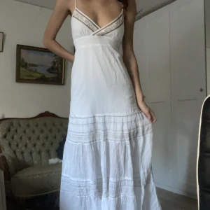 Långklänning - Jättefin lång vit klänning! 😍❤️