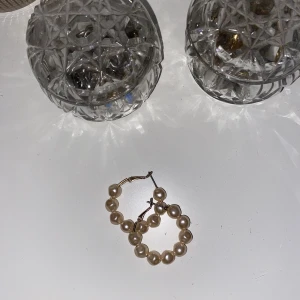 Örhängen  - jättefina rosa örhängen från h&m💓