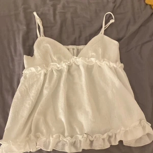 Linne  - Säljer detta jätte fina linnet som är helt oanvänt! Pris kan diskuteras! 