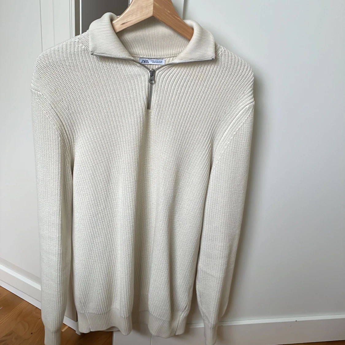 Zara pärlstickad tröja