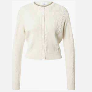 Kofta - Säljer en fin off-white kofta. Den har bara använts ental gånger pga fel storlek. 