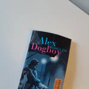 Alex Dogboy från Monica Zak! 