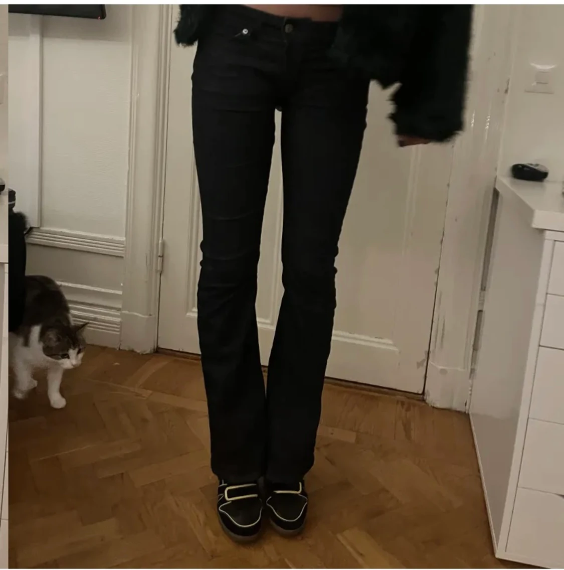 Mörka bootcut jeans  - 90