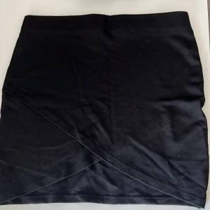 Kjol - Svart kort kjol