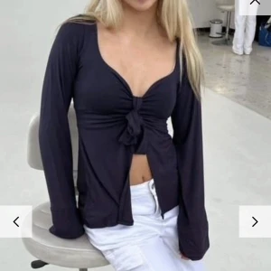 Blus - Intressekoll på populär blus från design by si. Använd 2 gånger, som ny!💓💓