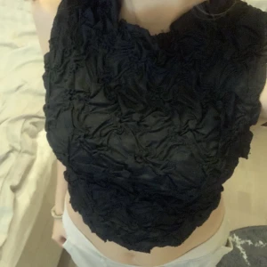 Zara topp - Super gullig topp från zara, inte använd mycket alls, säljer då den inte används storlek S💞