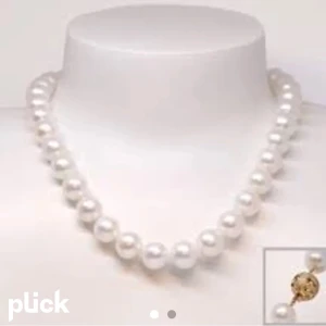 Trendigt halsband med pärlor - Säljer detta halsbandet då jag har redan 2 av de!❤️ inga spår av användning 