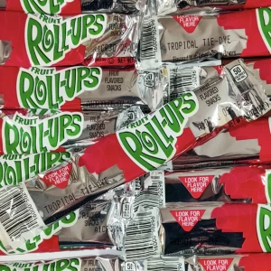 Fruit roll-ups!⭐️ - Dessa sjukt goda och trendiga fruit roll-ups! De är extra goda med glass i men kan ätas själva och fortfarande vara hur goda som helst! De smaker som finns är tropical tie dye och strawberry. Säljer styckvis för 10kr/st. Frakt är 12kr vid köp av 1-5st⭐️🌺🌴🍓
