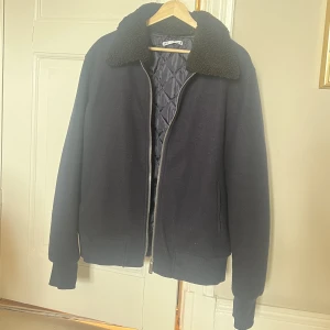 Zara jacka  - Jacka från Zara storlek XL passar L/XL. 