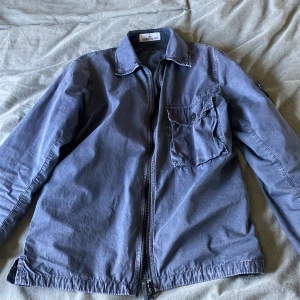 Stone island  - Stone island vår/sommar jacka  Cond 8/10 storlek m passar S. Köpt för 3099 