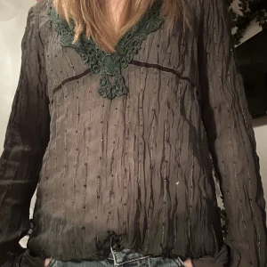 Grön topp - Jättesöt grön topp från vero moda. Bra skick :) Säljer då den inte används ofta. 