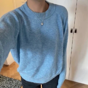 Zara tröja - Sååå fin zara tröja, älskar färgen till sommaren