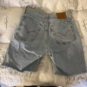 Levis jeansshorts, säljer då de tyvärr är för små 💗💗