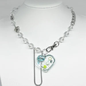 Handgjort halsband med resinhänge i turkos - halsband med handgjort resinhänge, glaspärlor, material & kedjor i rostfritt stål 🔗 45 cm (kan justera längd efter önskemål)  spårbar frakt via plick - 39kr / frimärke 15kr 