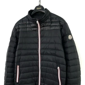 Moncler Daniels - M (2) - Moncler Daniels storlek 2 9/10 cond 