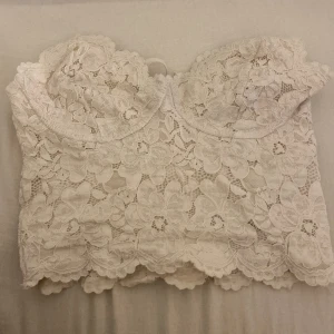Topp - Fin topp som har blivit för liten och inte kommer till andvöndning längre. 100kr