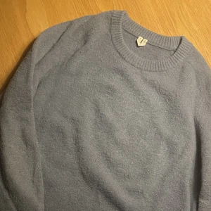 Arket Merino Tröja - Stickad tröja från arket, sparsamt använd (så gott som ny😁) 