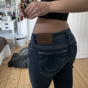 Vintage true religion jeans - De är mer bootcut än vad det ser ut på bilderna!